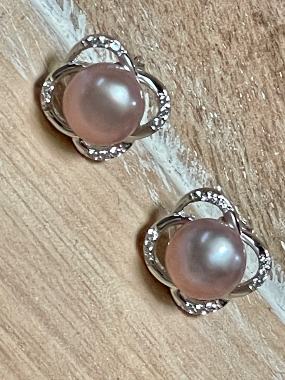 Elegant Purple Pearl & Silver Halo Stud Earrings in 925 Sterling Silver - Picture 2 of 6